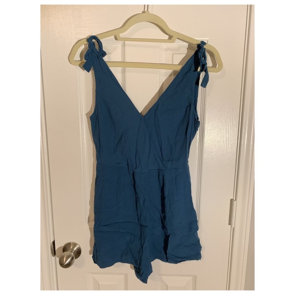 UO tie shoulder strap romper